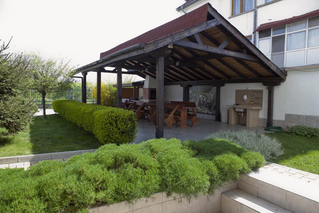 Spa Villa Crystal Hisarya Luaran gambar